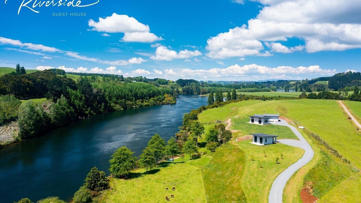 Richmond Downs House | Riverside Guest House - Relax in the peace and quiet on the rivers edge.