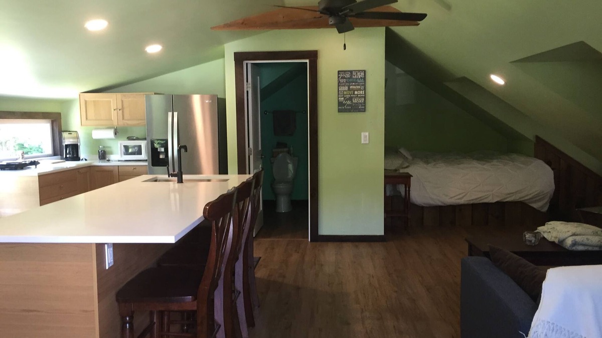 Pine Meadow Apartment | RIVERSIDE HOMESTEAD on the Farmington River