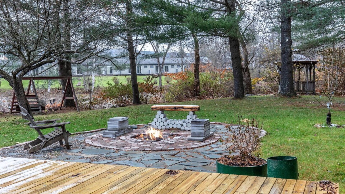 Stowe Area House | Riverside House, 10 mins to Ski, Walk to Rec Path, Restaurants & Breweries