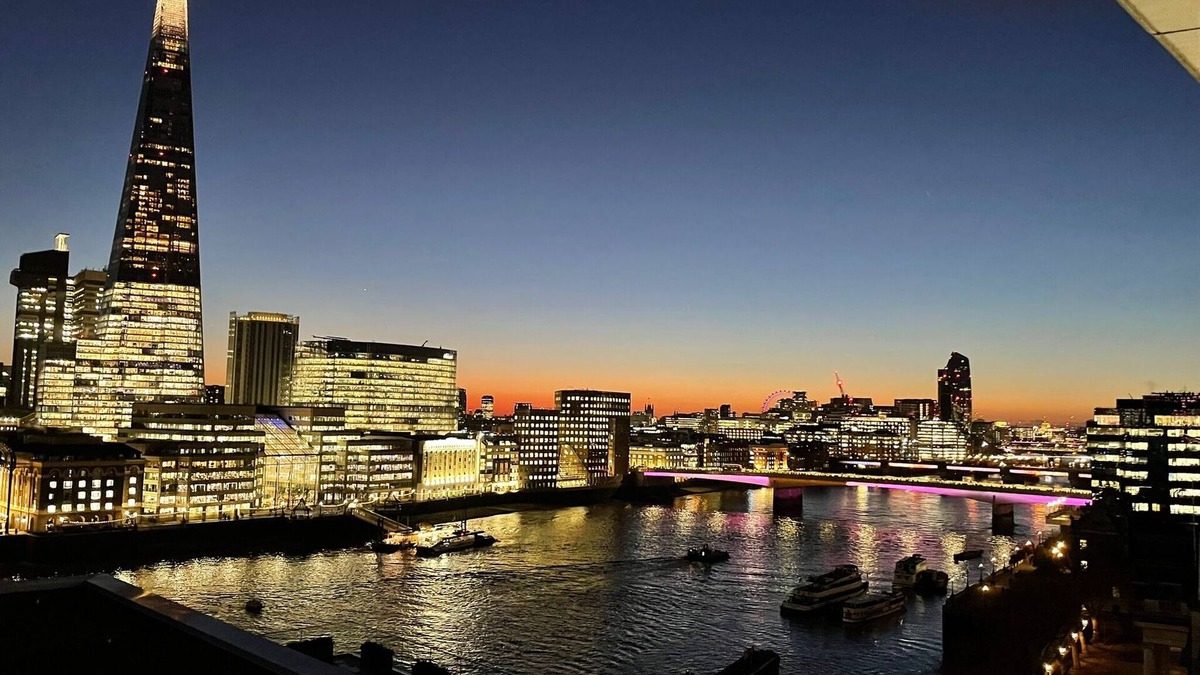 South Bank Apartment | Riverside Penthouse | Pro-Managed