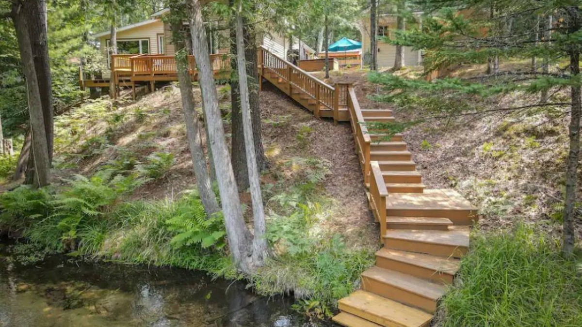 Irons Cottage | Riverside Retreat: Beautiful River Views & Pet Friendly