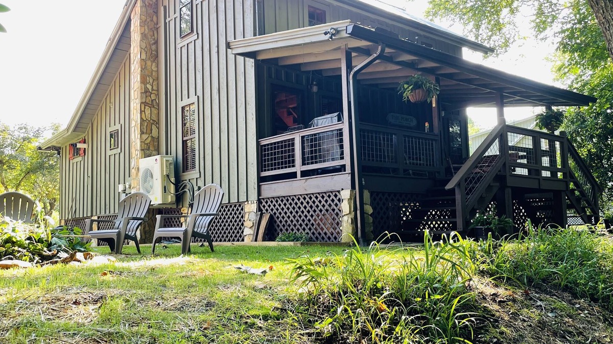 Choestoe Cabin | Riverside Retreat located on the Nottely River in the North Georgia Mountains.