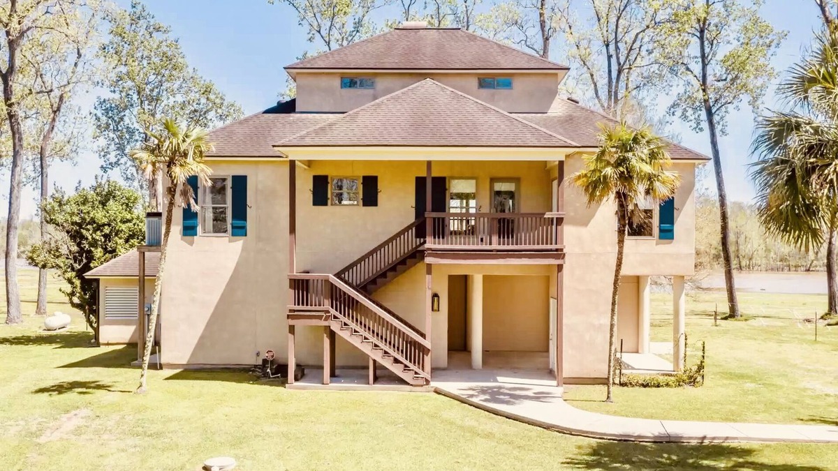 Atchafalaya House | Riverside Retreat w/Pool & Water Front Dock in Louisiana's Paradise!