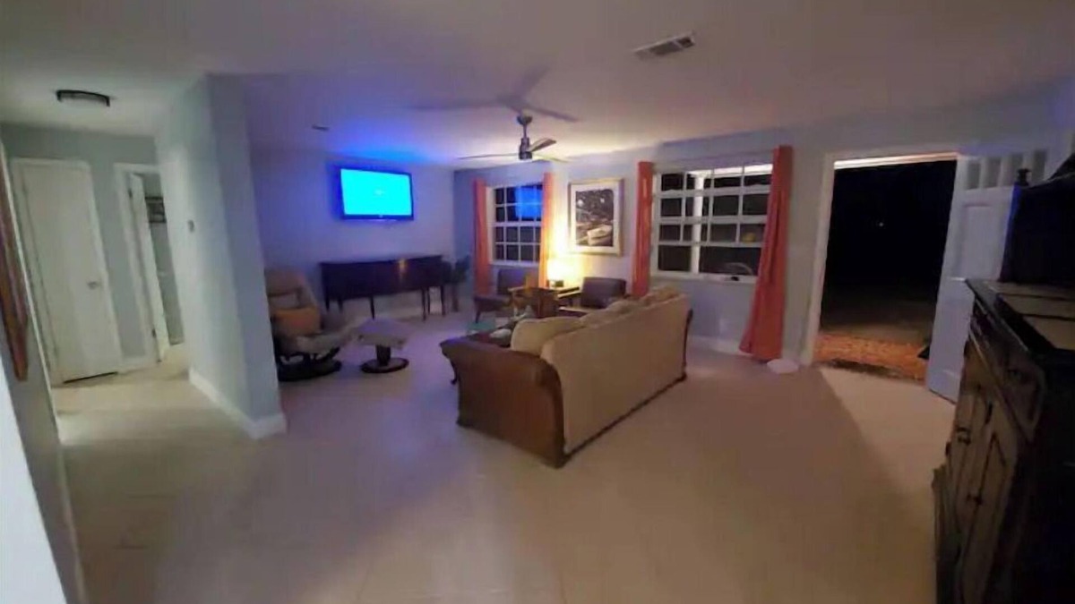 Holly Hill House | Riverside Retreat 3/2 Home With River View