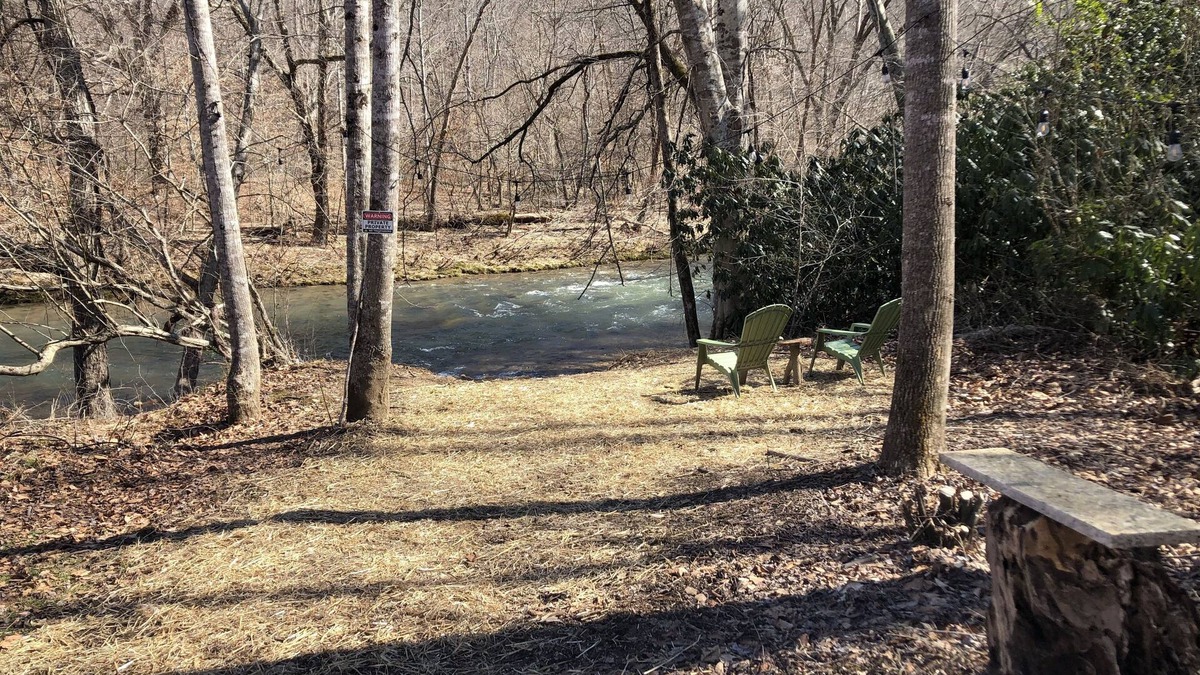 Francisco House | Riverside Retreat , Waterfront Getaway on the Dan River, Mt.Airy, Pilot Mountain