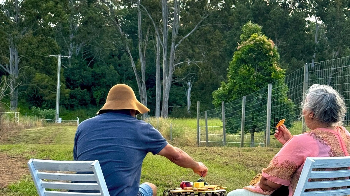 Anstead Cottage | Riverside Tiny House Cottage - "Junior"