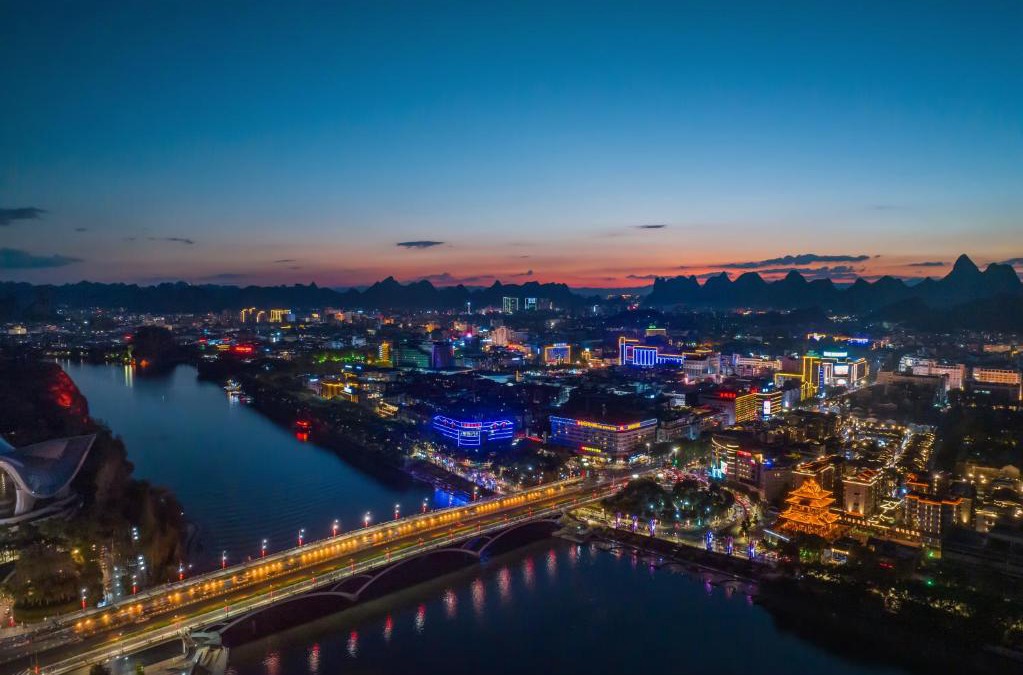 Xiufeng Hotel | Riverside Wing Hotel Guilin