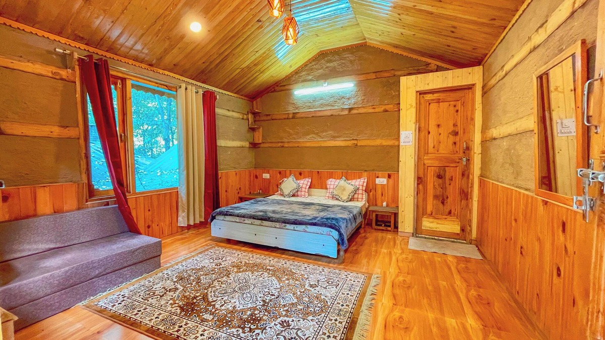 Banjar Cottage | Riverside wooden cottages with a great valley-scape