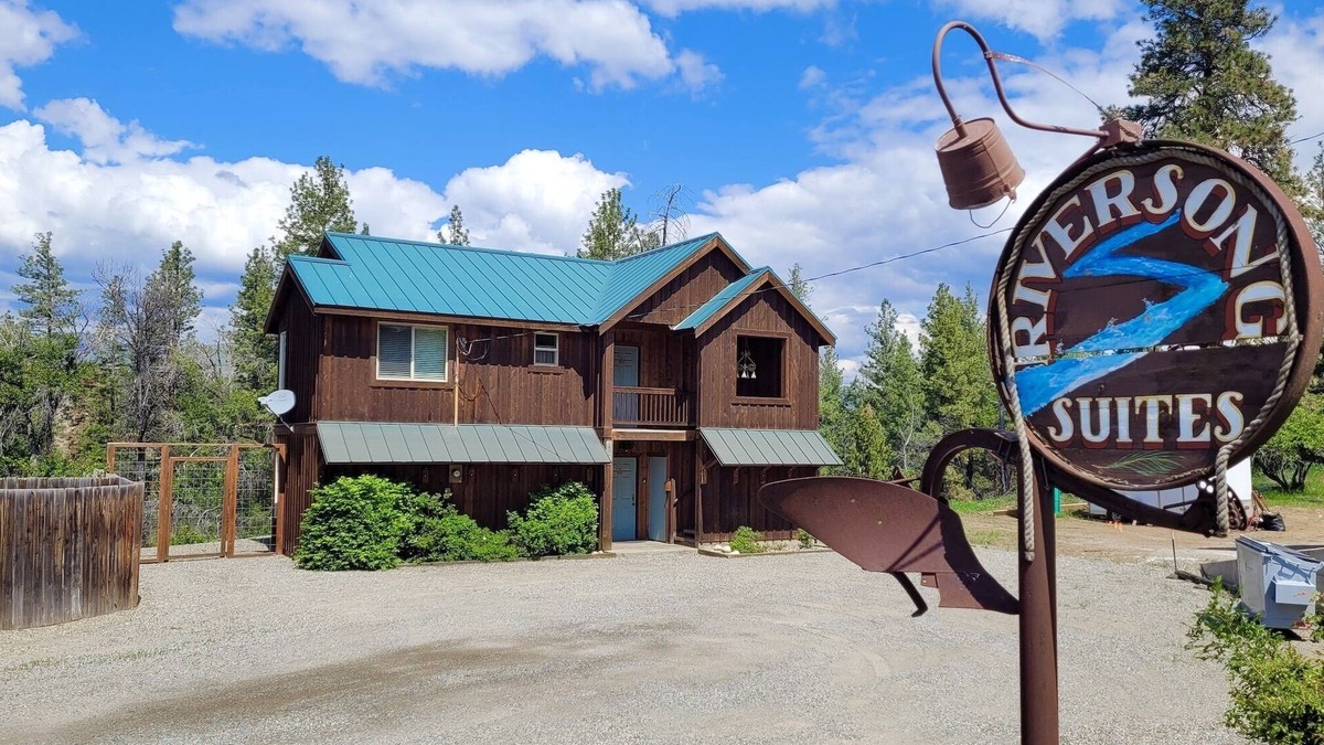 Winthrop Apartment | RiverSong Suites, Winthrop River-View, 2-Bdrm Apt