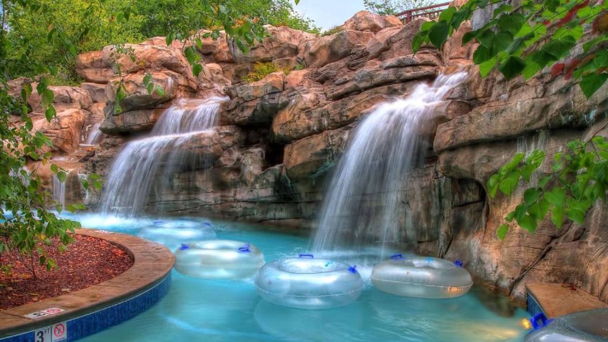 Pigeon Forge Hotel | RiverStone Condo Resort & Spa