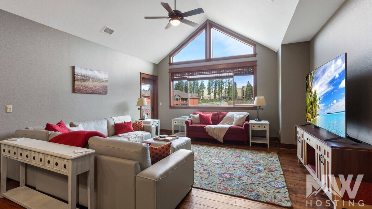 Coeur d'Alene Condo | Riverstone Village—3rd Floor Family Condo, Modern Kitchen, Bunk Room with Toys and Games for Kids!