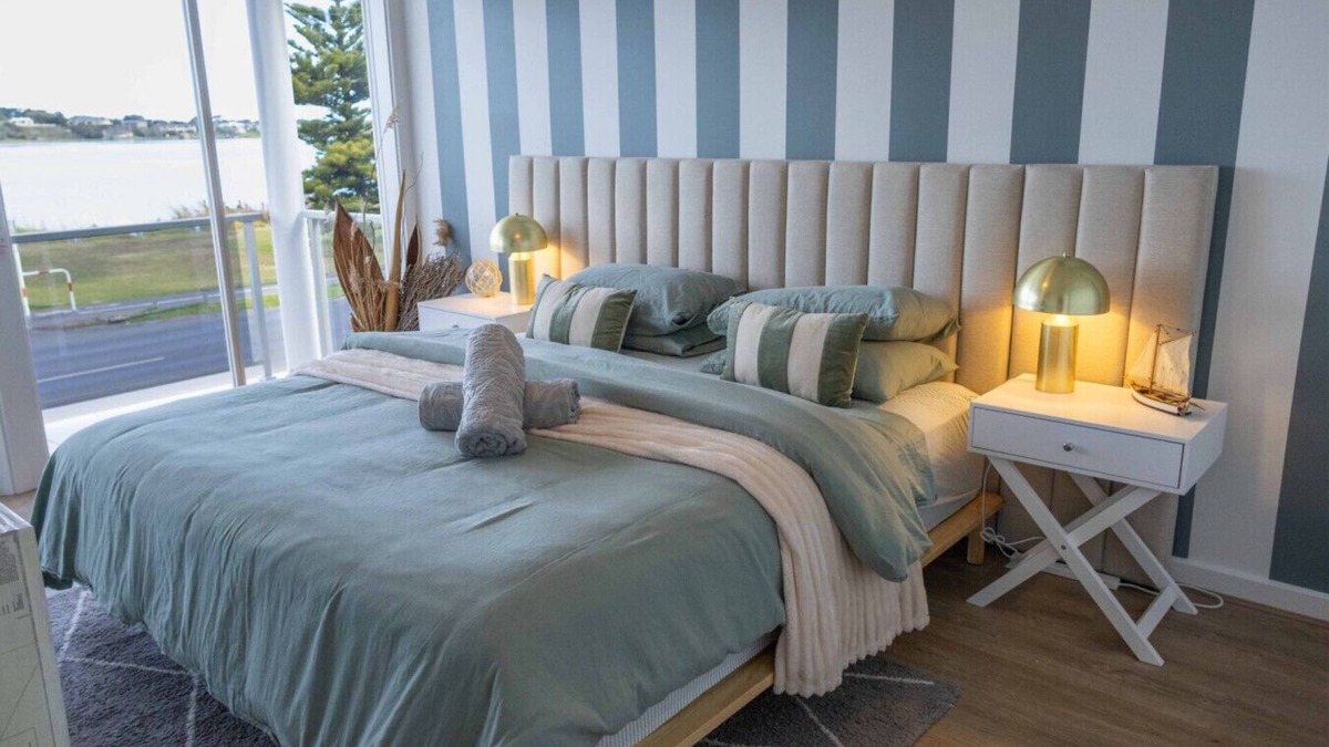 Goolwa House | RiverView - Absolute Water Frontage