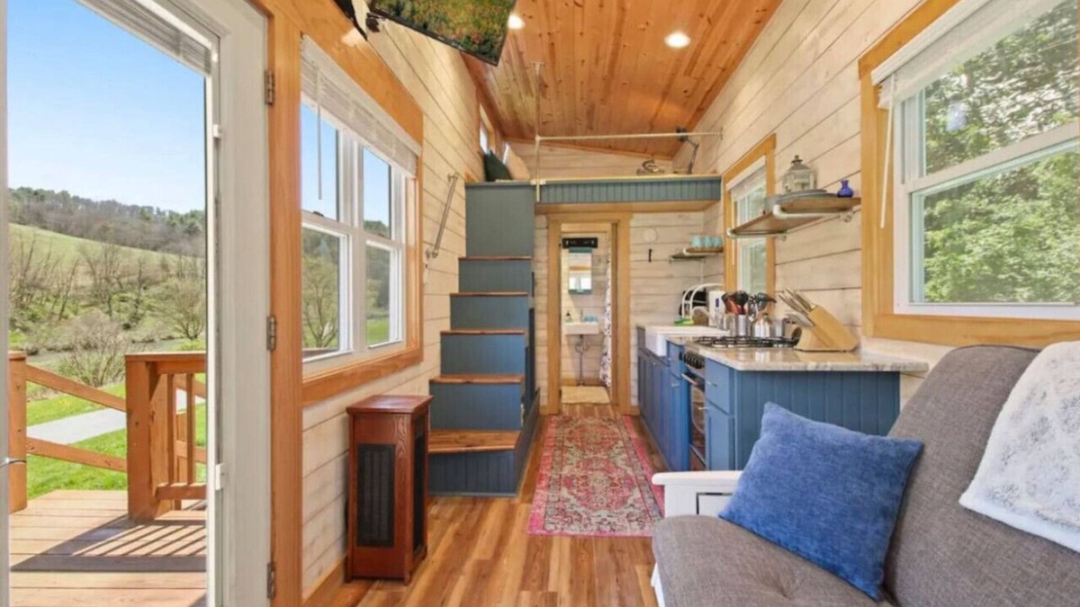 Todd House | Riverview! Fall Discounts-Pet-friendly Fire-pit!