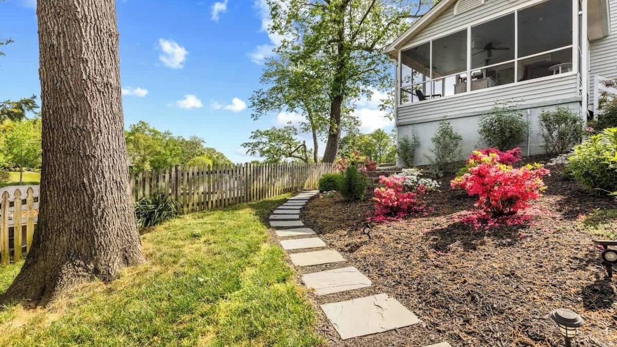 Edgewater House | Riverview Retreat on Warehouse Creek - sleeps 6