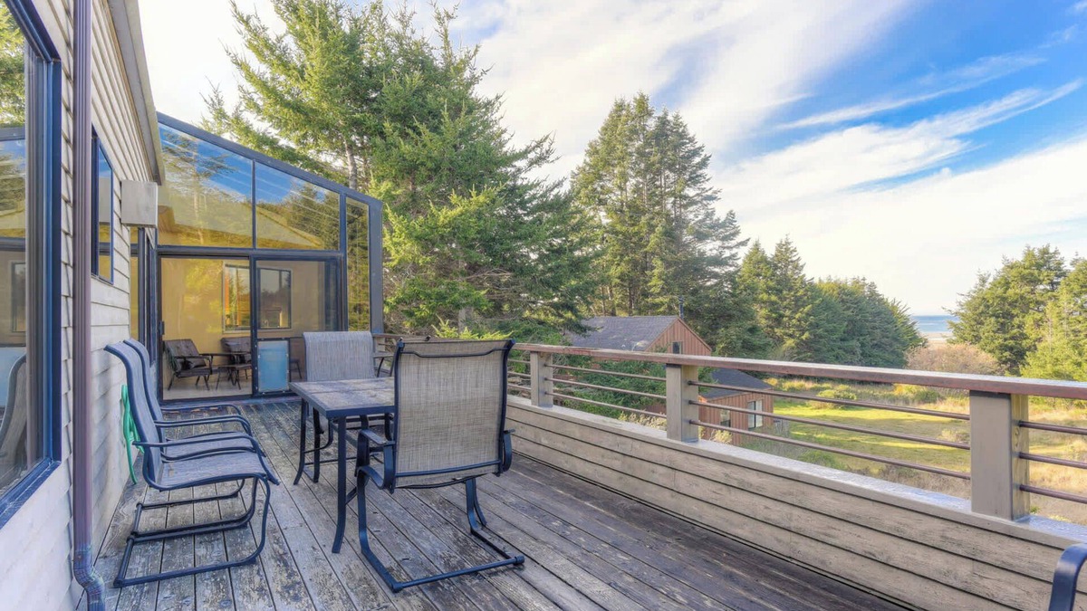 Sea Ranch House | Riverview | Sleeps 12!