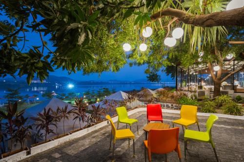 Rajpipla Resort | RiverView Tent Resort