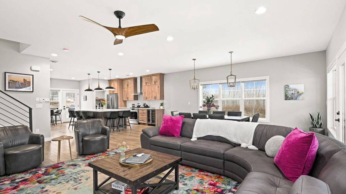 Duluth House | RiverWest Retreat-Base Spirit Mtn-Sauna-Dog Friendly-20% off Bike Rentals