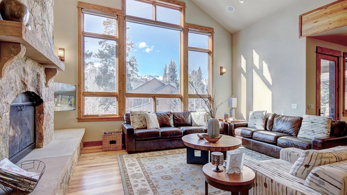 Trafalgar House | Riverwood Retreat-Hot Tub-Close to Free Shuttle Stop!
