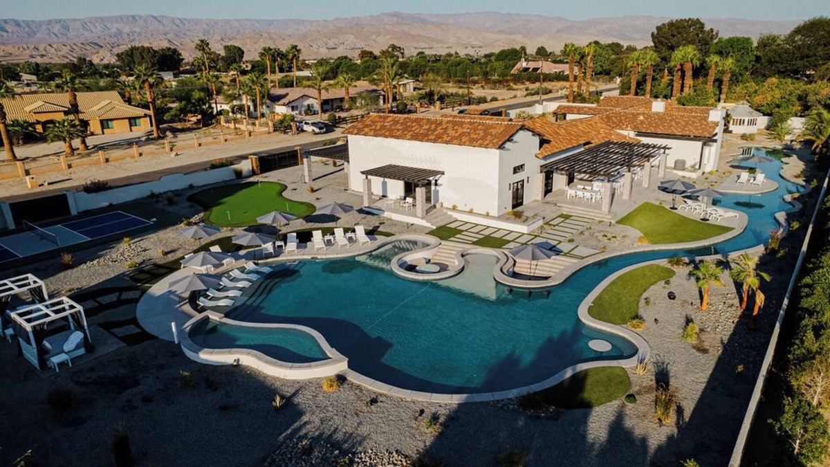 Bermuda Dunes House | Riviera – Lazy River Pool, Pickleball, Game Room!