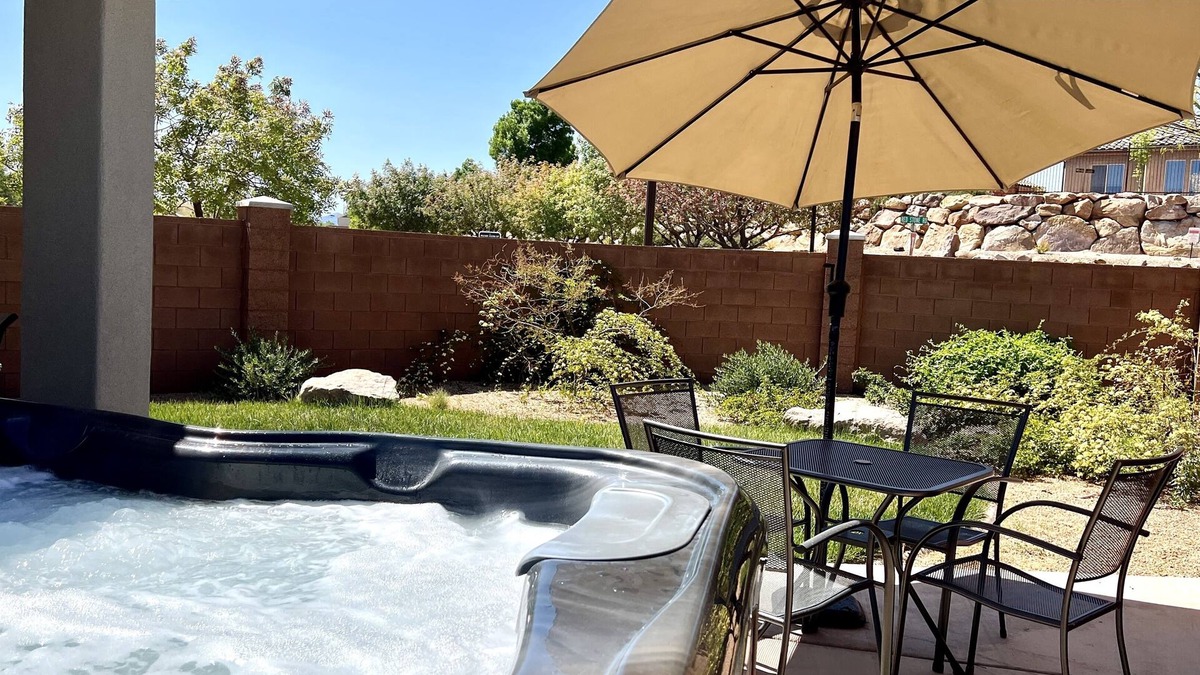Washington House | Roadrunner Retreat- Private Hot Tub with Game Room and Heated Community Pool!