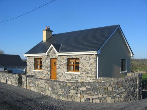Kilfenora House | Roadside Cottage The Burren Kilfenora County Clare