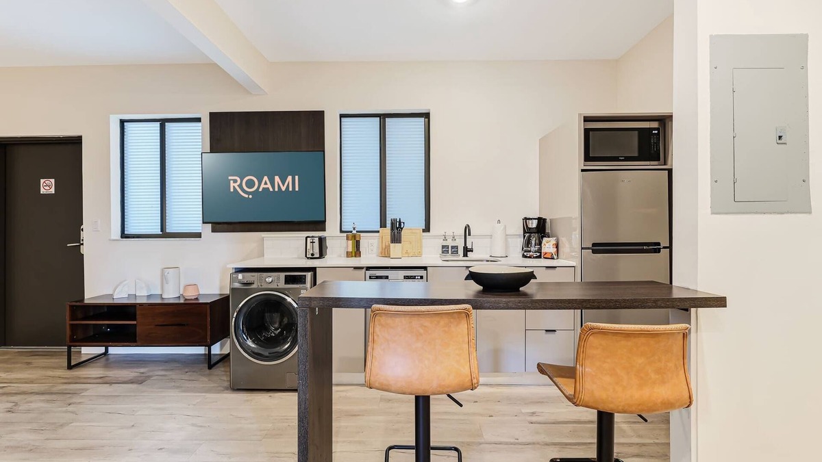 Midtown Apartment | Roami at The Palace | 4 Bed Combo | 2 Units #27
