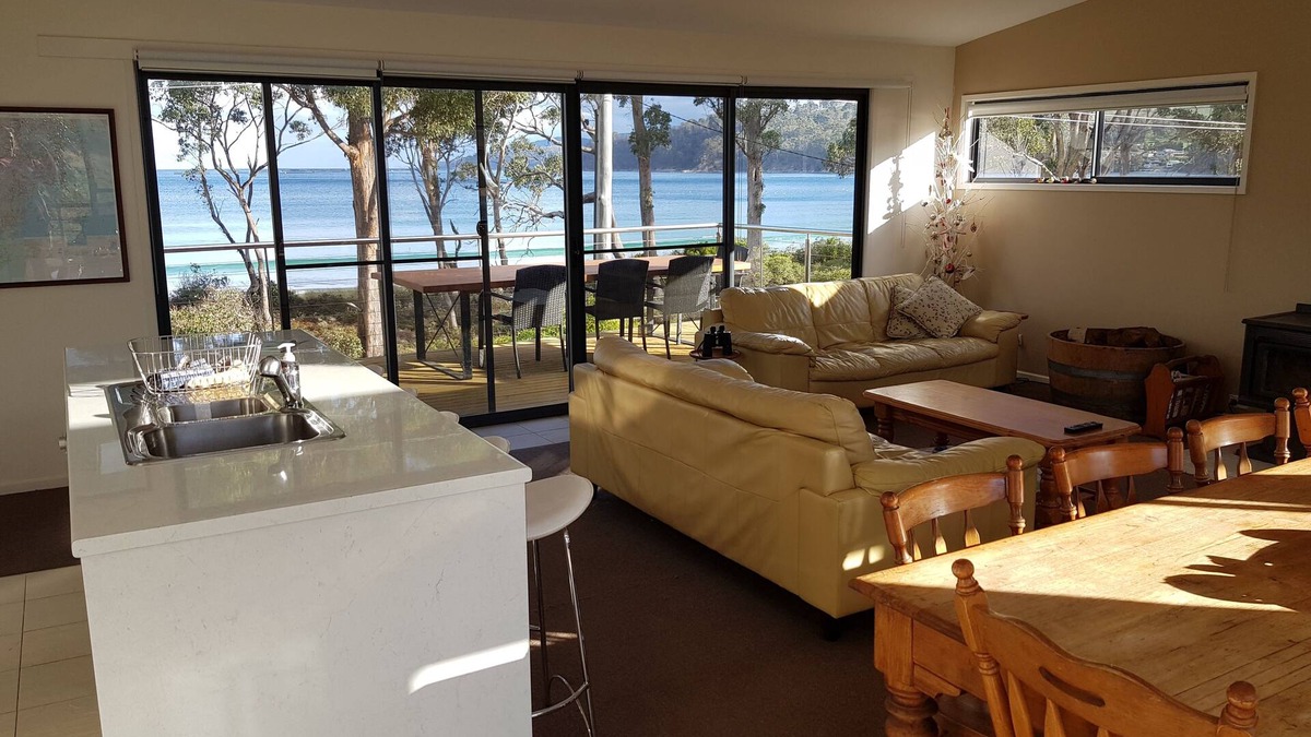 Surveyors Bay House | Roaring Beach Retreat - pet friendly, beachfront