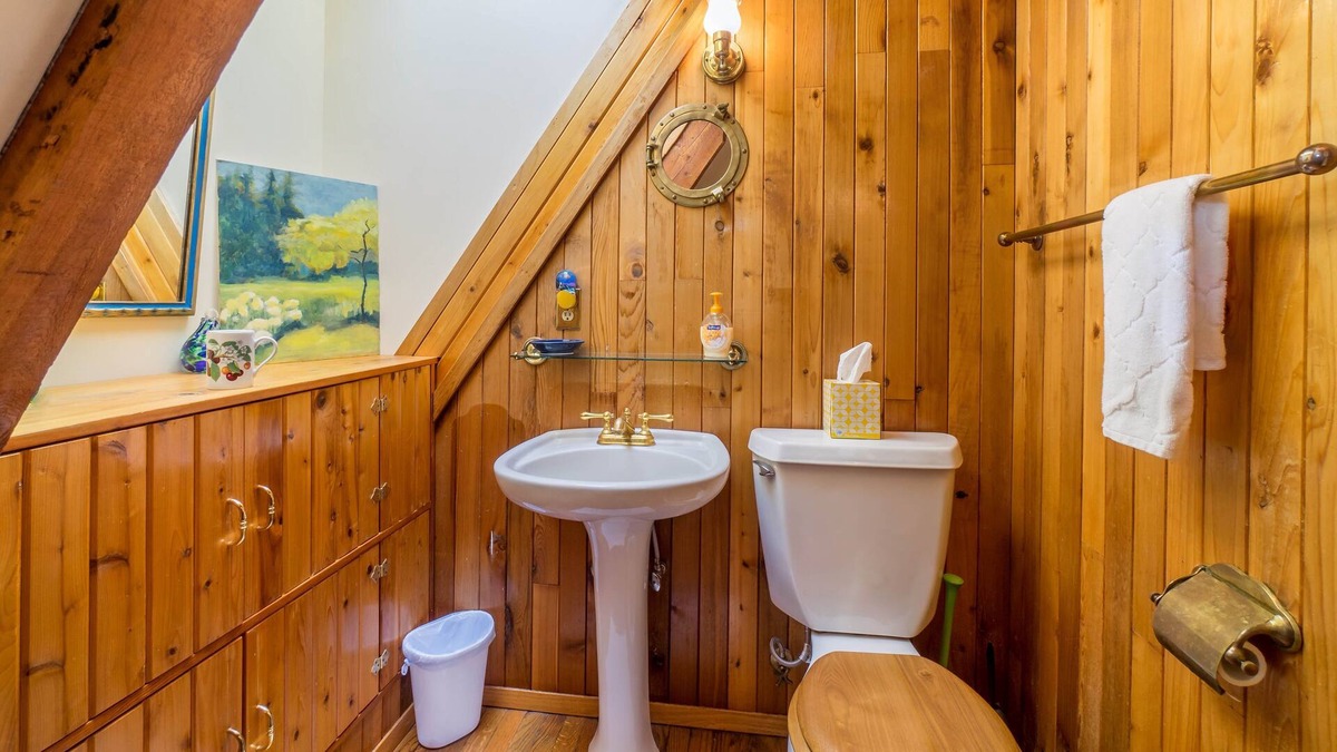 Parkdale House | Robin's Nest 4 Bedroom Home by RedAwning