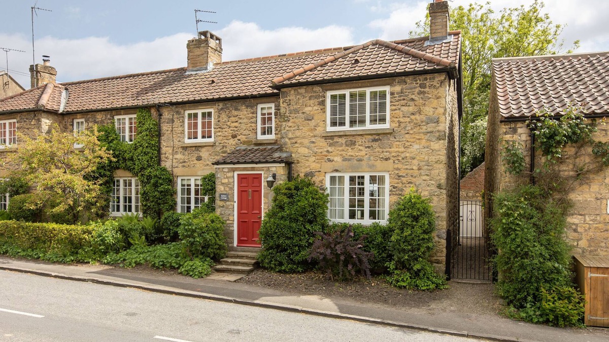 Ampleforth Cottage | Robins Cottage - Quaint North Yorkshire cottage.