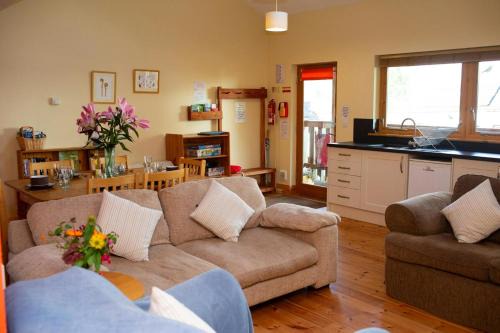 Lampeter House | Robins Perch Eco Lodge Apartment Lampeter