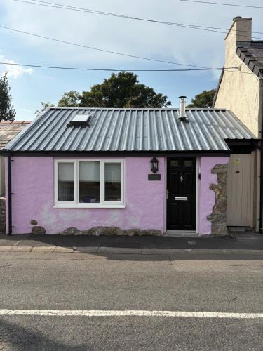 Brynsiencyn House | Robyns Retreat - Cosy Hideaway Perfect To Explore