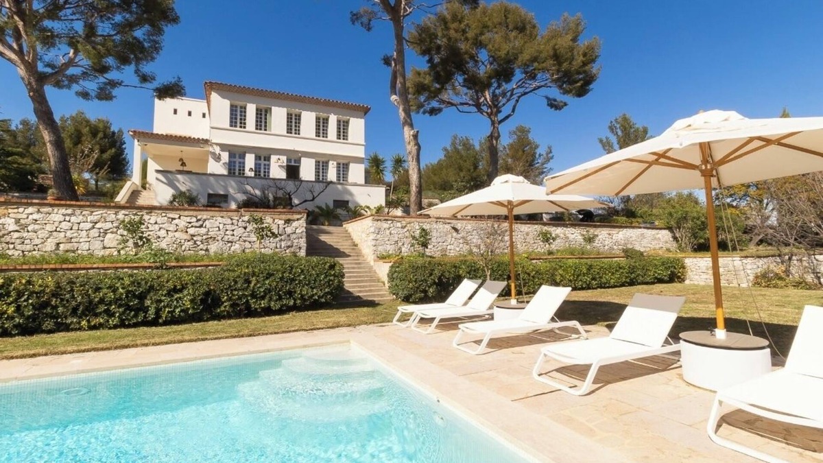 Cassis Villa | Roca Blanca