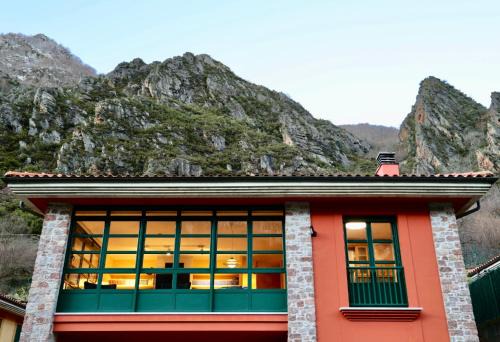 Pola de Somiedo House | Roca de Guía Somiedo