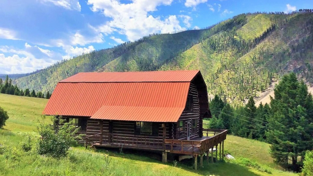 Drummond Cabin | Rock Creek Cabin Hideaway with Stunning Views!
