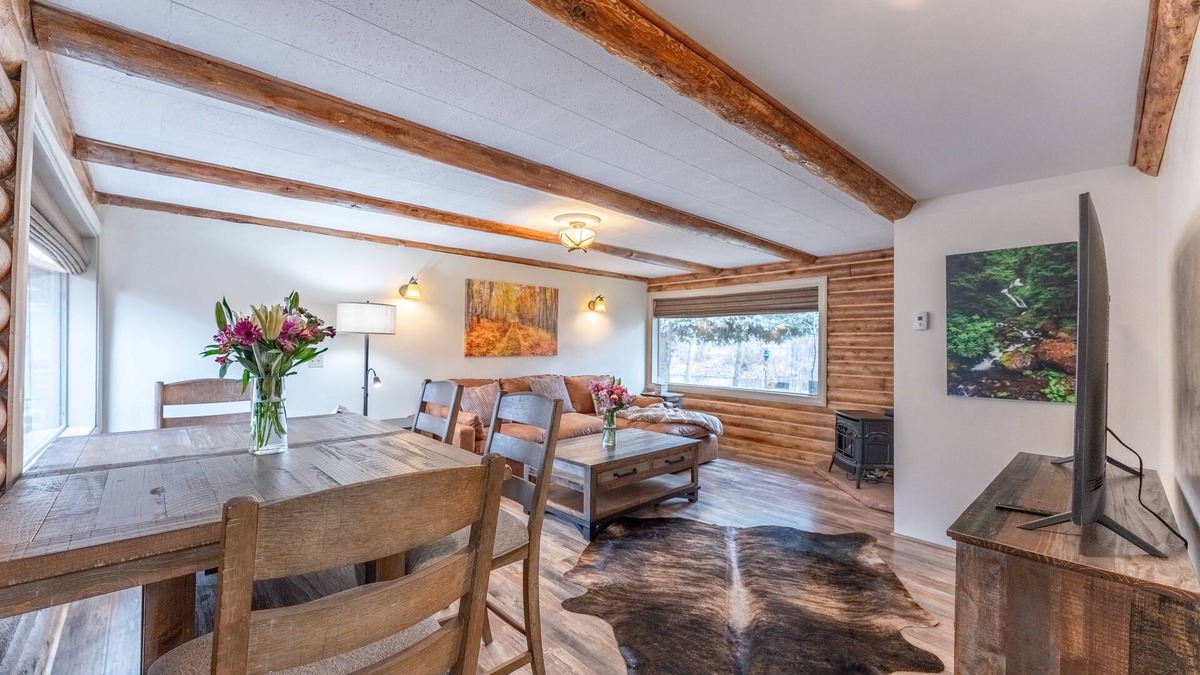 Gunnison Cabin | Rock'n River Retreat-Fish & Boat to your heart's content!
