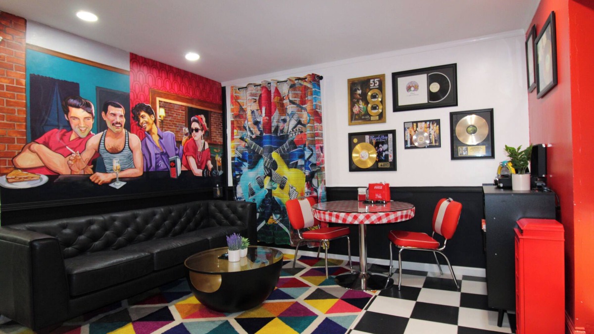 Sandusky Apartment | Rock N Roll