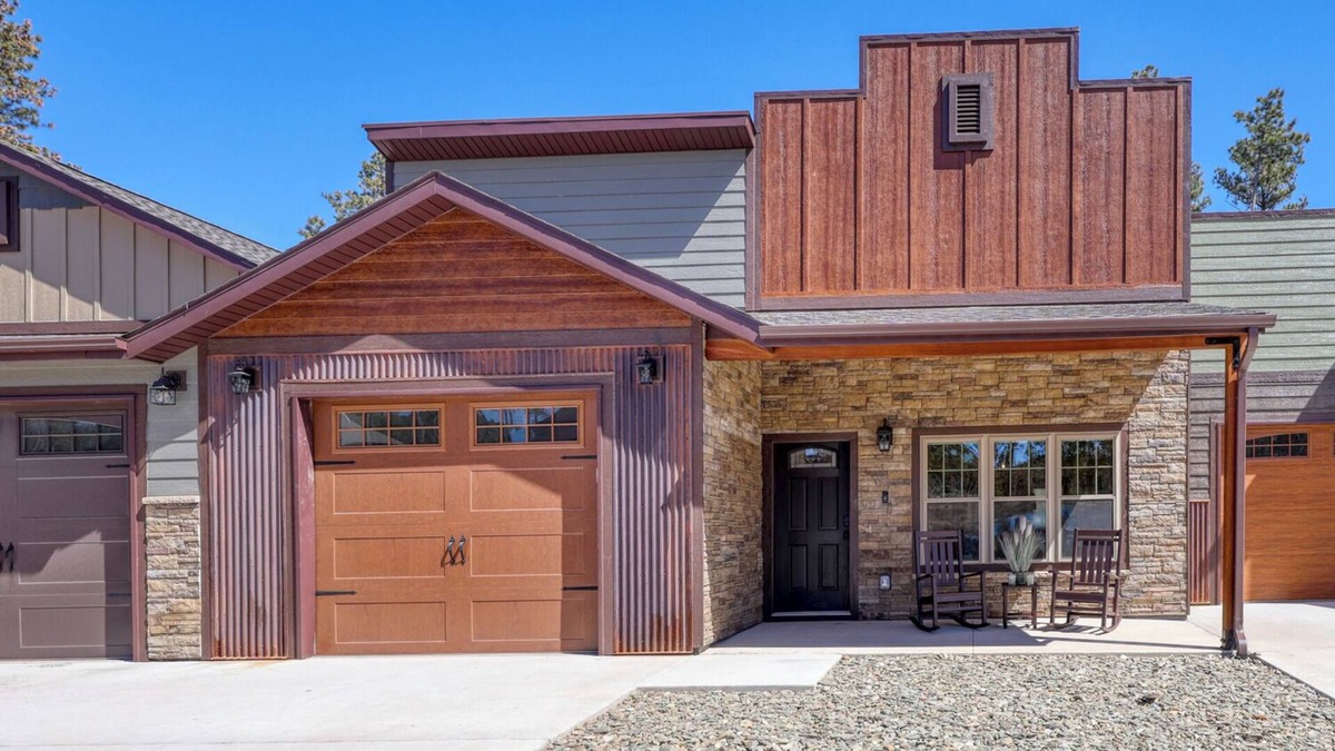 Rockerville Condo | Rockerville Gold Town Lodging #10-Stay in a Wild West Gold Town-15 Minutes from Mt. Rushmore
