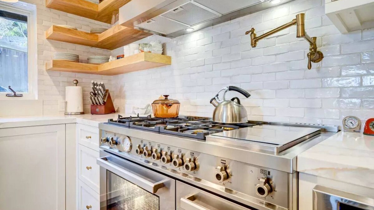 Upper Rockridge House | Rockridge Luxury Home w/Chef's Kitchen Near Claremont Hotel, Cal Berkeley, BART