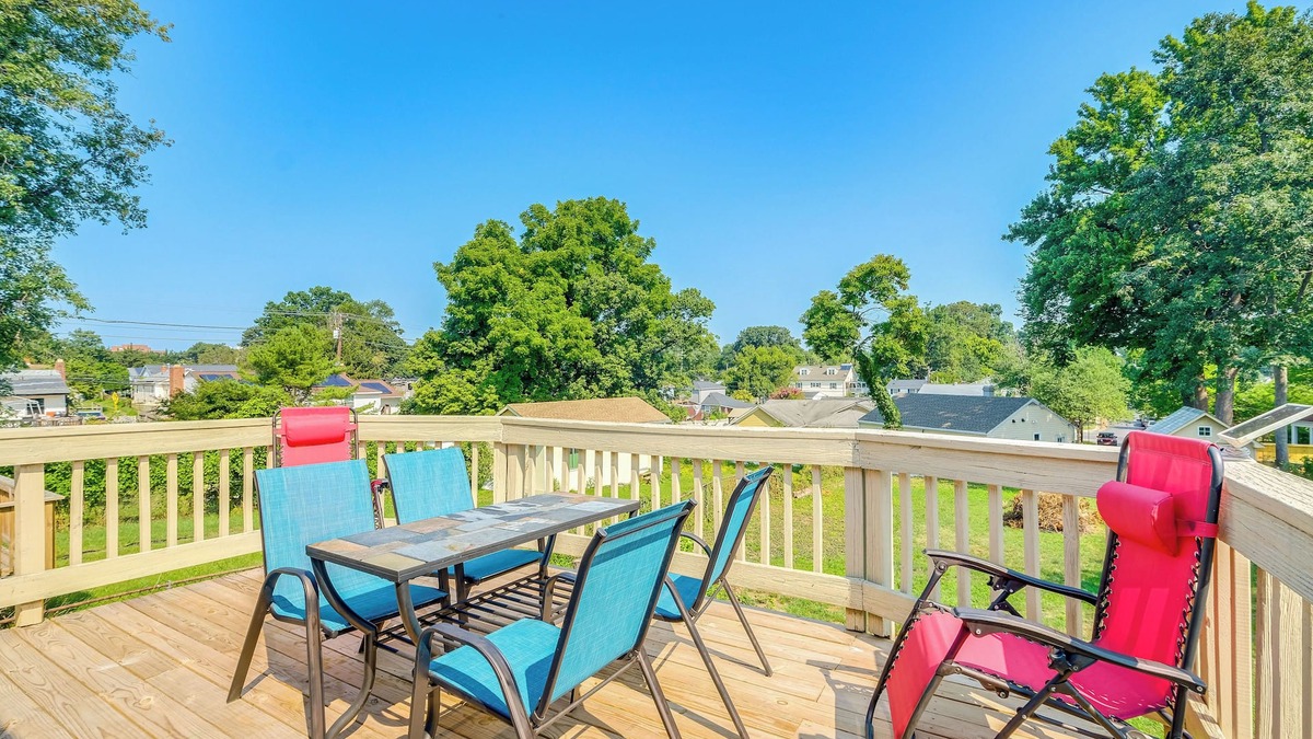 Rockville House | Rockville Home w/Spacious Yard: 17 Mi to DC!