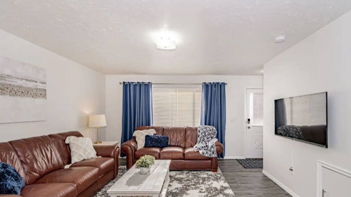 Inkom House | Rockwell Inn 6 | 2 King BD | Beautiful Views | Ski