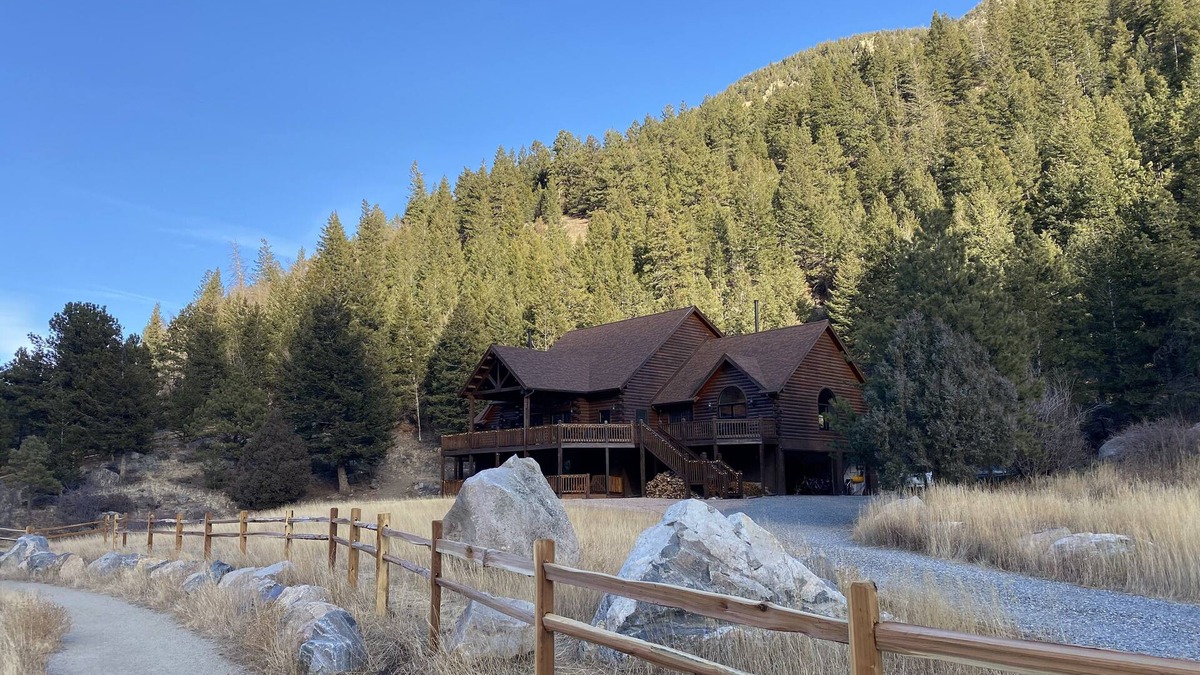 Georgetown House | Rocky Mountain Lakefront Home close to Denver