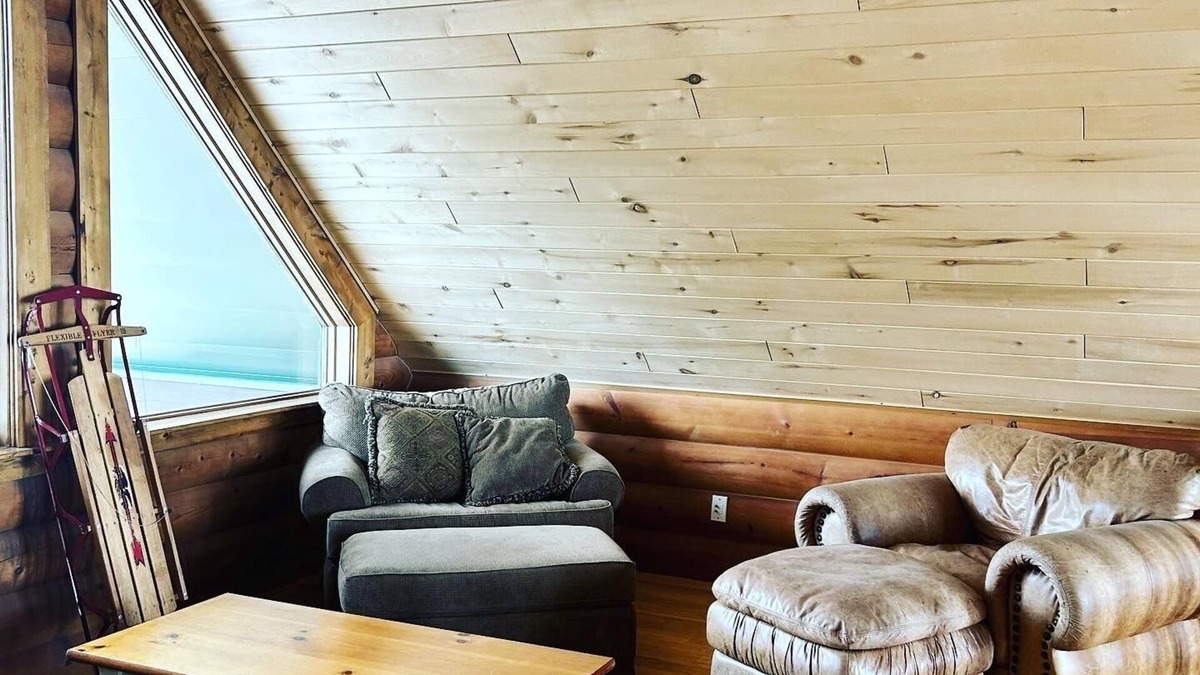 Kremmling House | Rocky Mountain Retreat w/Hot Tub in Old Park/Gore Pass