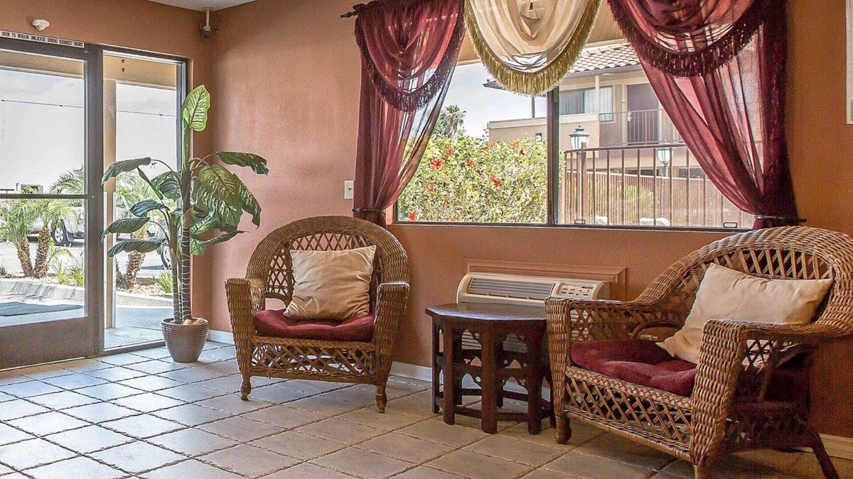 Santee Hotel | Rodeway Inn Santee San Diego East