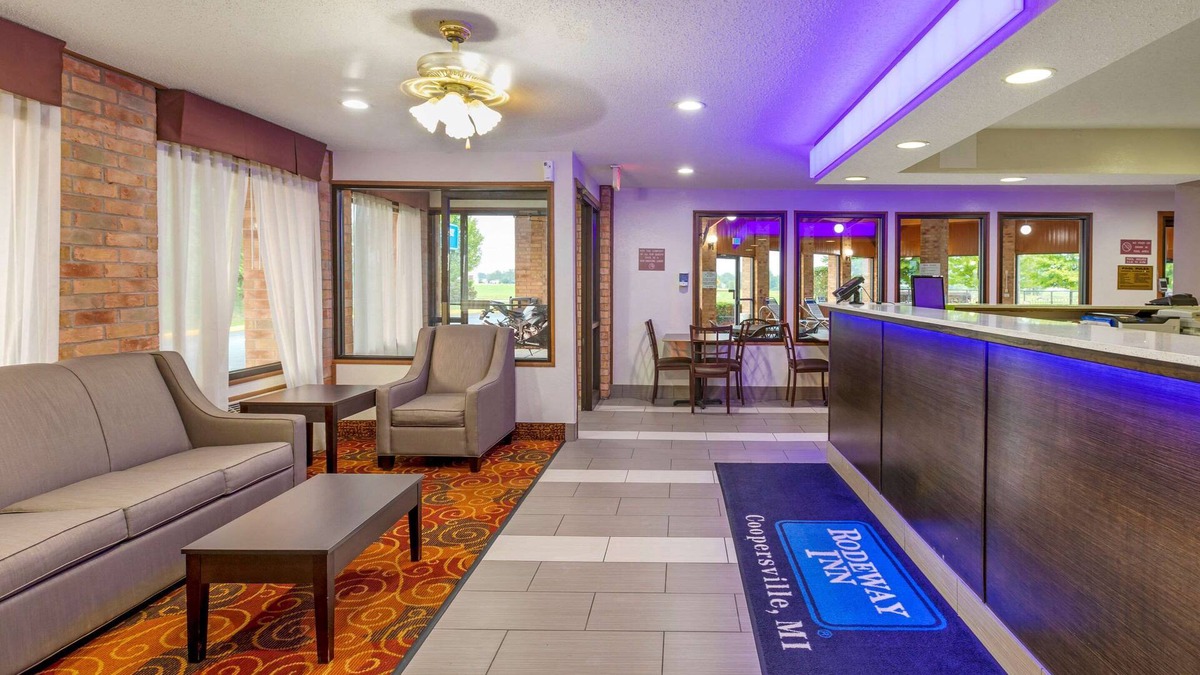 Coopersville Hotel | Rodeway Inn