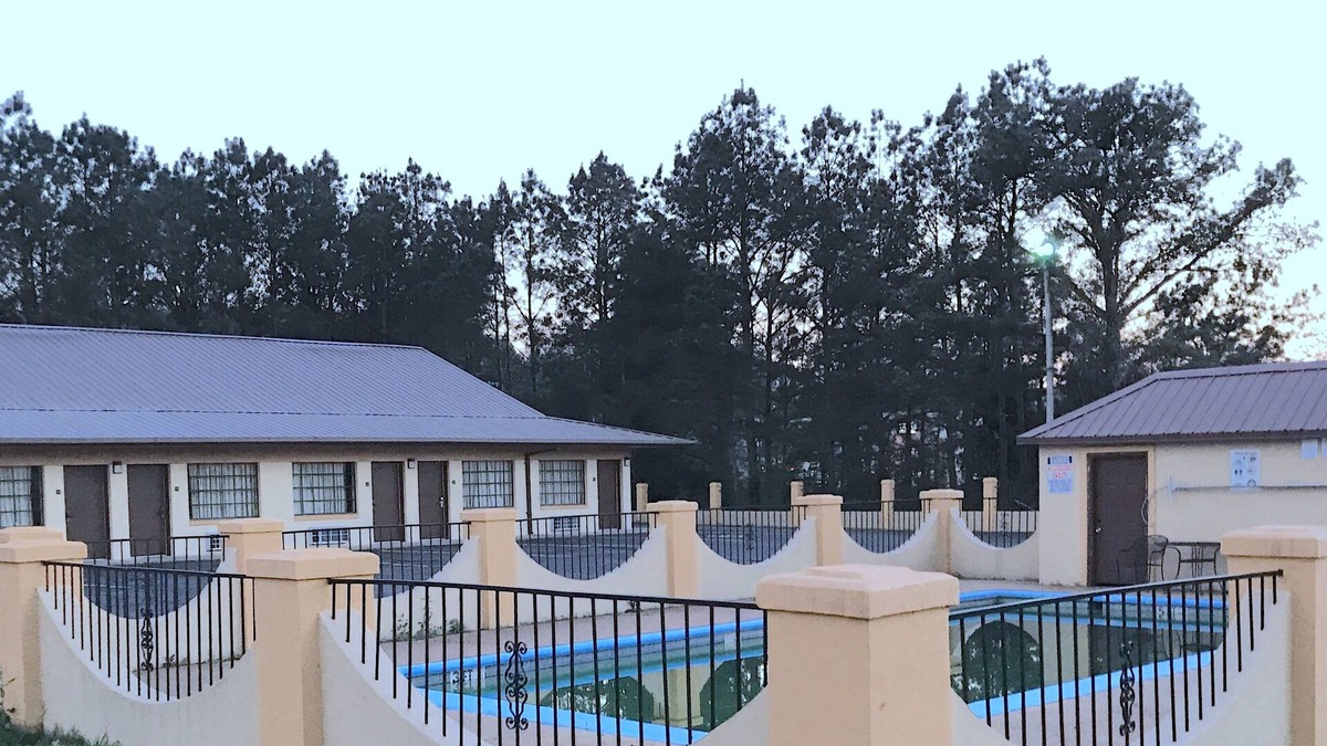 Hazlehurst Hotel | Rodeway Inn