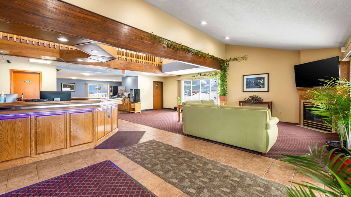 Milaca Hotel | Rodeway Inn