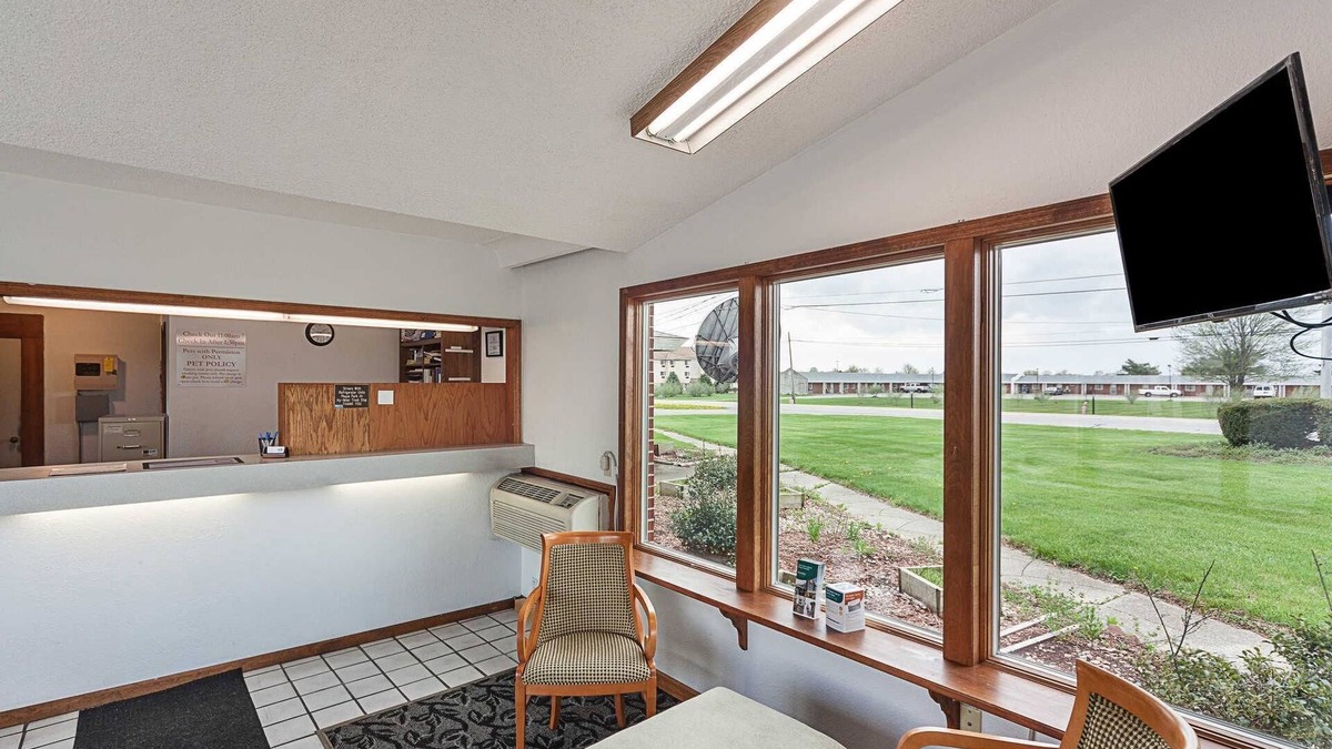 Wauseon Hotel | Rodeway Inn Wauseon