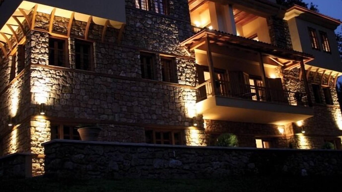 Almopia House | Roes Suites