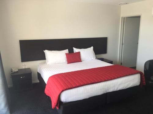 Rolleston Hotel | Rolleston Highway Motel