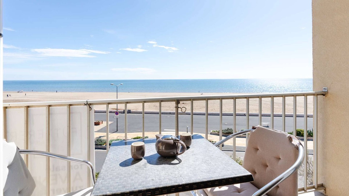 Narbonne-Plage Apartment | ROM12 Apartment T2 Front of the sea with WIFI